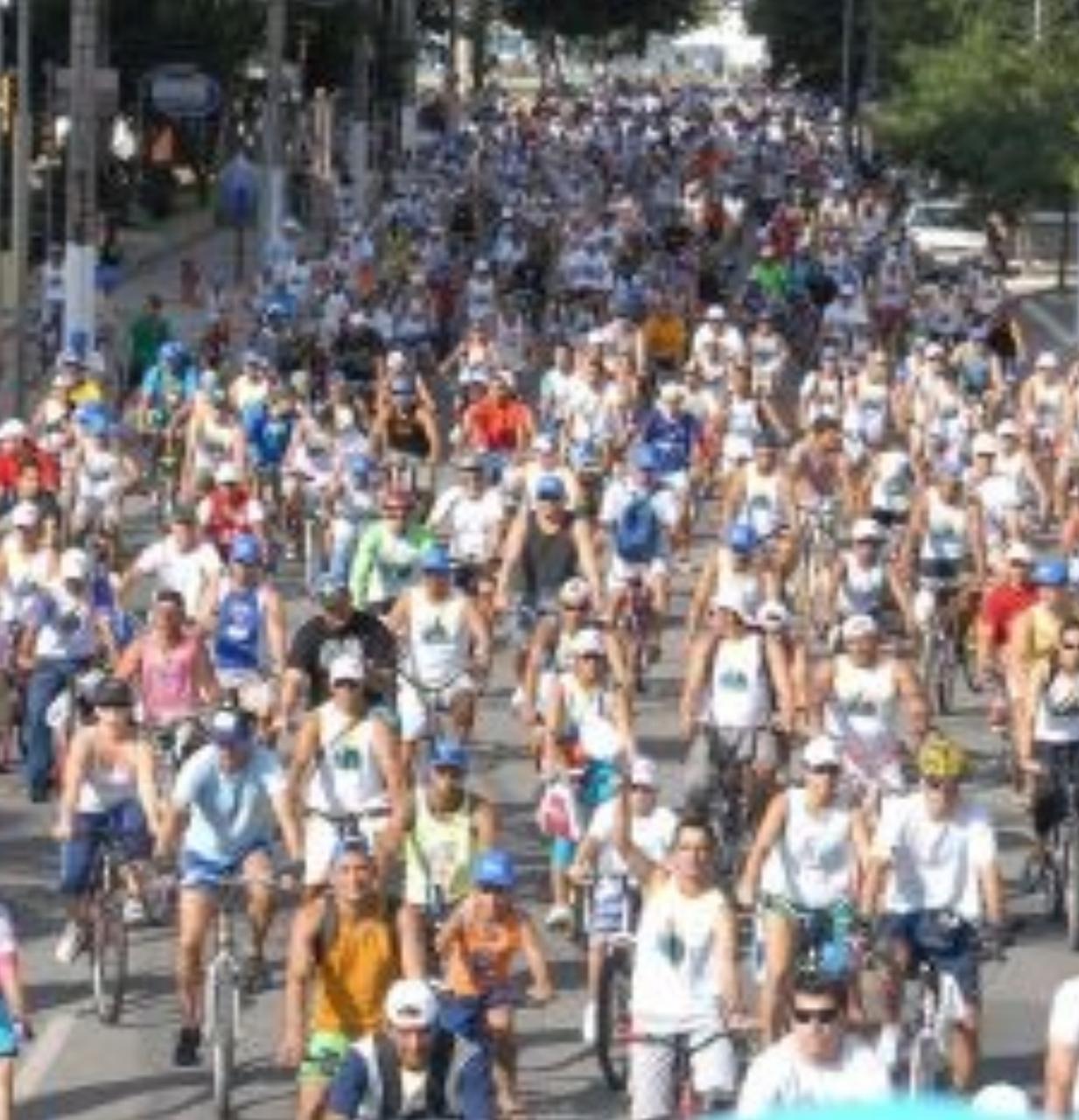 Pedalaço movimenta as ruas da Grande São Pedro neste domingo (25) à tarde
