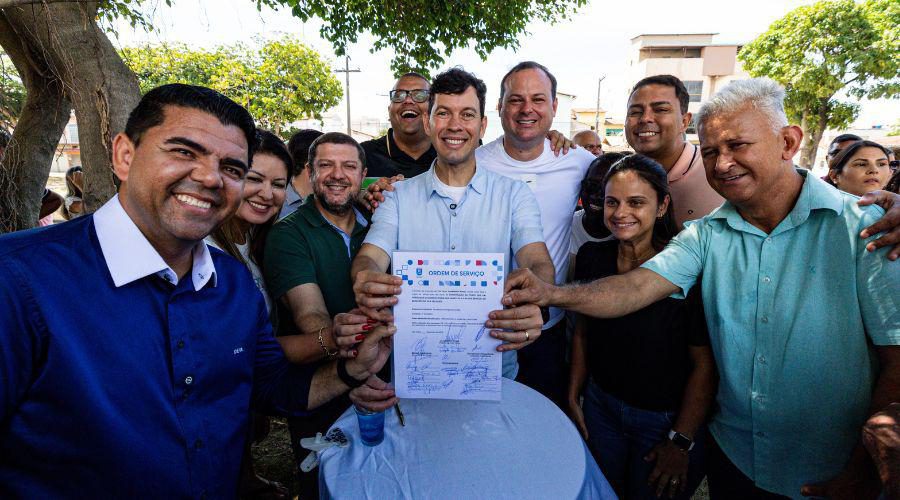 Prefeito Arnaldinho assina ordens de serviço para novas obras de infraestrutura