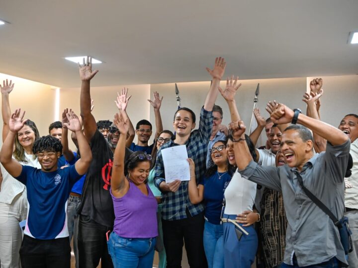 Pazolini alia educação e infraestrutura ao autorizar obras milionárias em bairros de Vitória