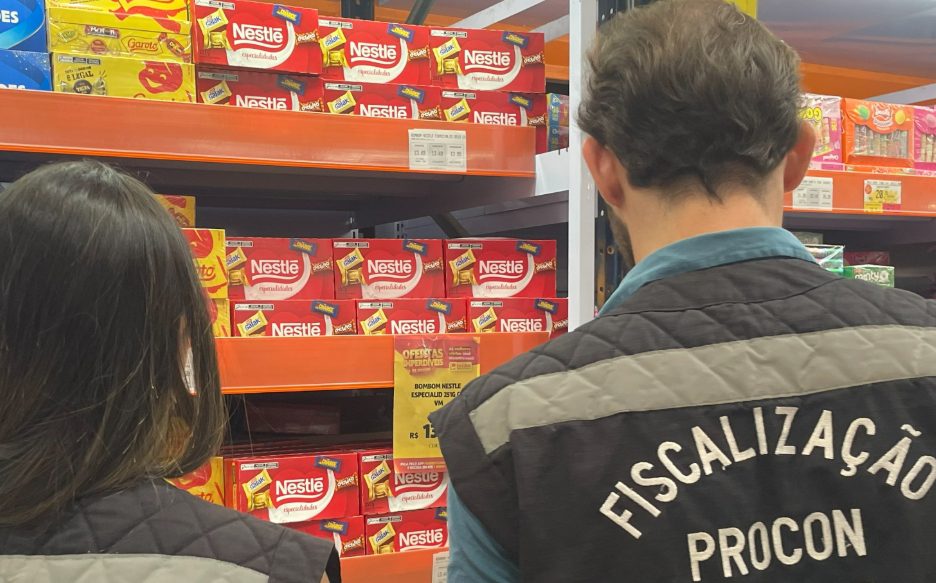 Procon Vila Velha realiza levantamento de preços de produtos da Semana Santa