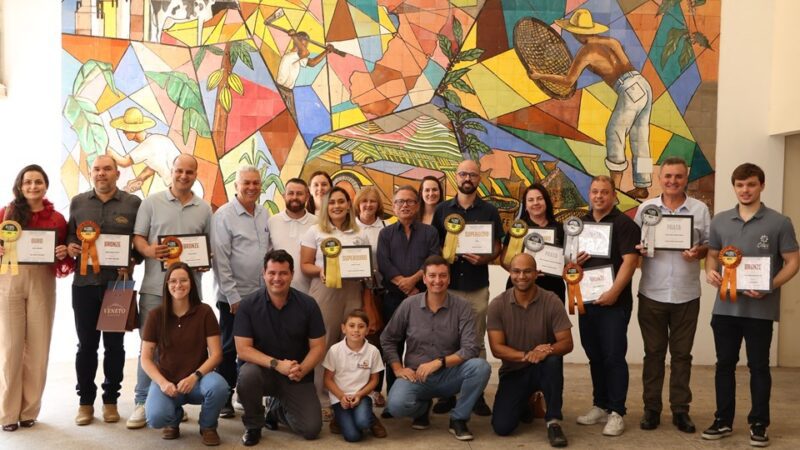 Secretaria de Agricultura entrega certificados a queijarias premiadas no Mundial do Queijo