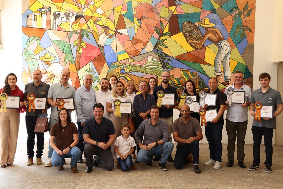 Secretaria de Agricultura entrega certificados a queijarias premiadas no Mundial do Queijo