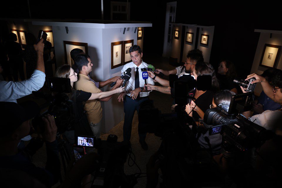 Governador prorroga exposição de Rembrandt no Palácio Anchieta