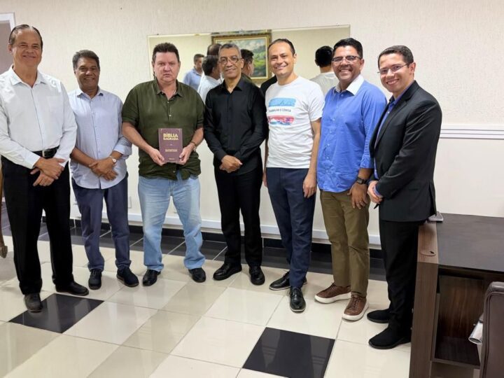 CÚPULA DA IGREJA UNIVERSAL AVANÇA COM EUCLÉRIO E FICA PERTO DE FECHAR APOIO A RICARDO FERRAÇO