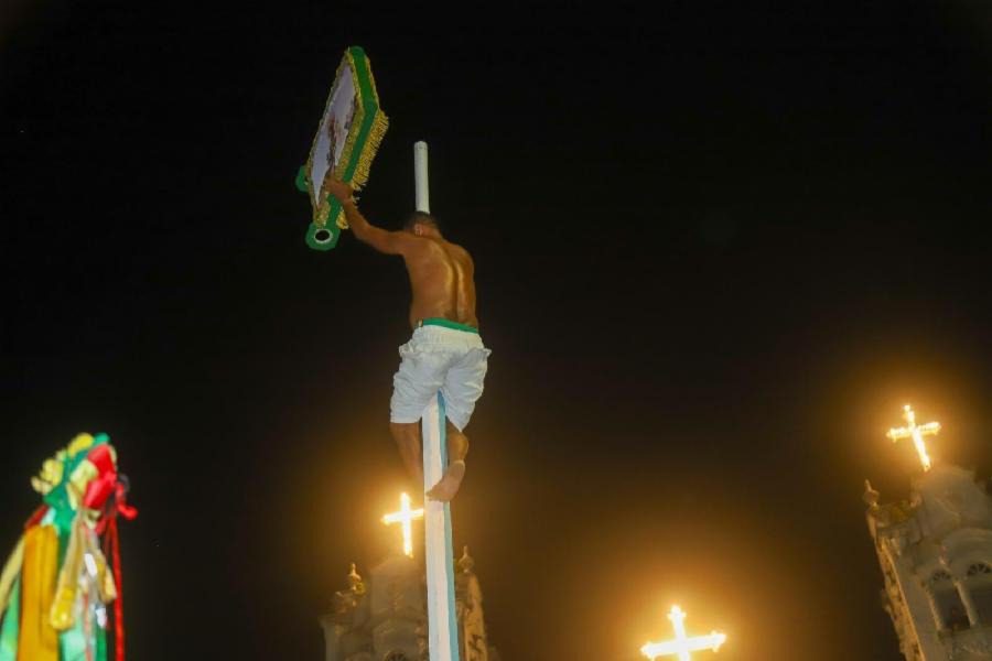 Serra Sede celebra fé e tradição com derrubada do mastro de São Benedito neste domingo (5)