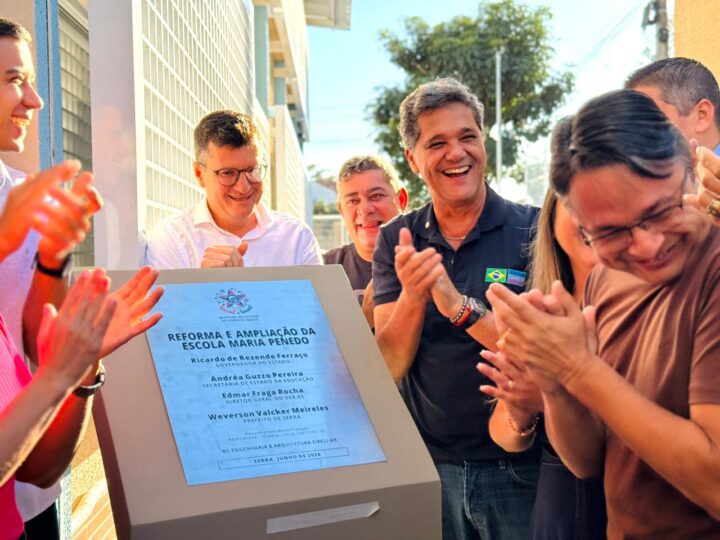 Governo investe na infraestrutura escolar e entrega duas unidades modernizadas na Serra