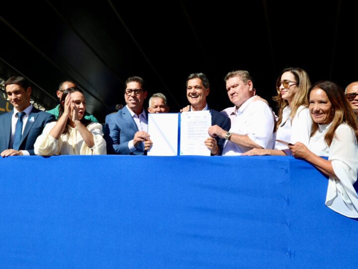 Cariacica recebe anúncio de R$ 49 milhões em investimentos durante comemoração de 136 anos