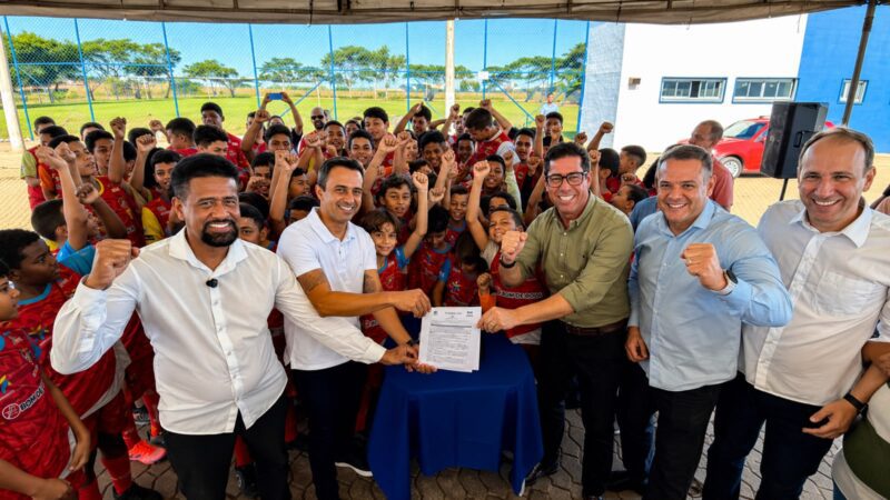 Marcelo Santos amplia investimentos no esporte com novos Campos Bom de Bola em 11 cidades do ES