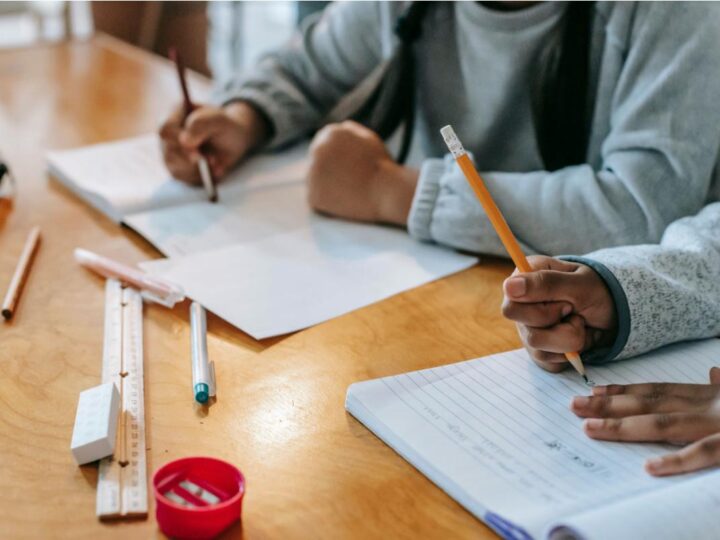 Educação seleciona auxiliares de desenvolvimento escolar e secretários escolares