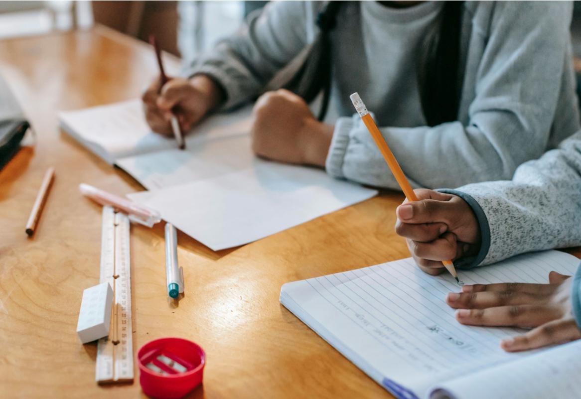 Educação seleciona auxiliares de desenvolvimento escolar e secretários escolares