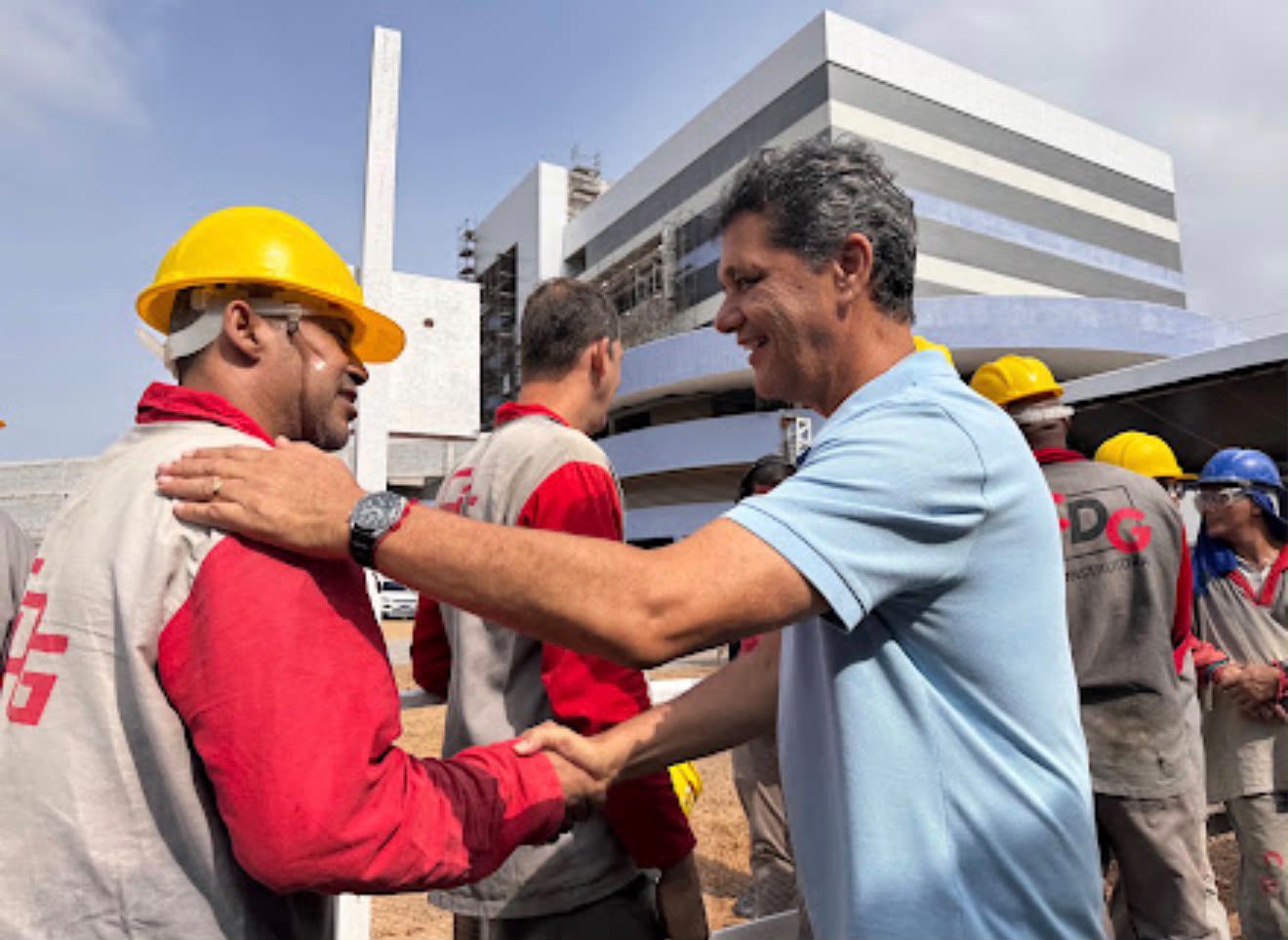 Espírito Santo lidera avanço da atividade econômica e supera média nacional
