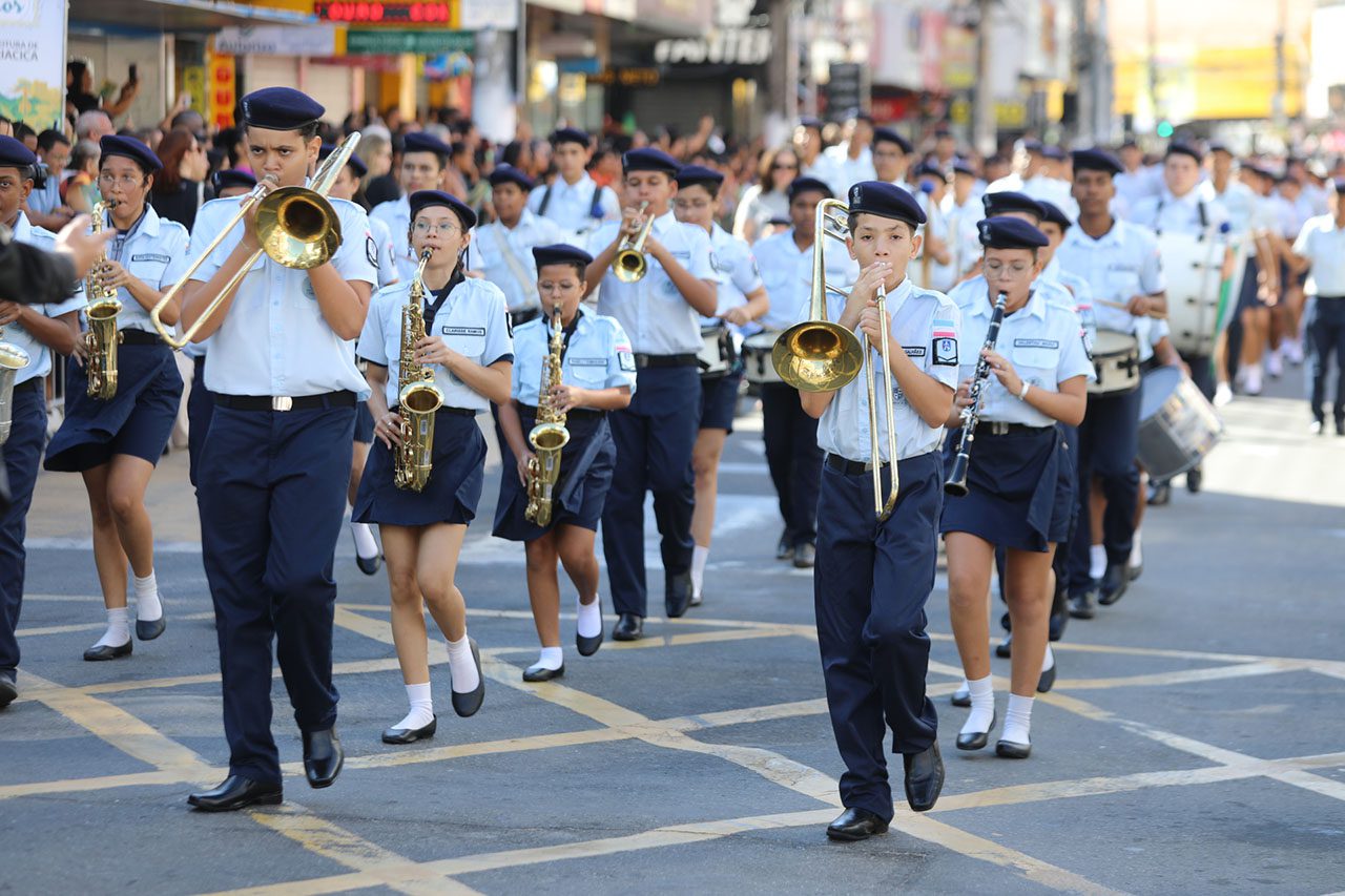 Cariacica reúne escolas e Guarda Municipal no Desfile Cívico-Militar de 7 de Setembro em Vitória