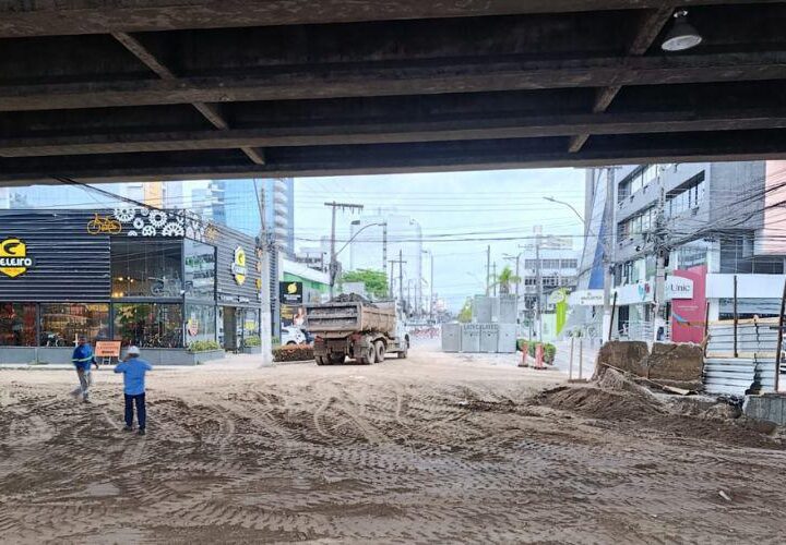 Interdição na Champagnat termina e trecho será liberado até domingo