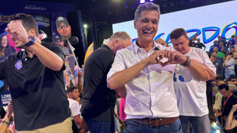 Diante de uma multidão, Ricardo confirma candidatura à reeleição e reforça o “Pacto com o Futuro”