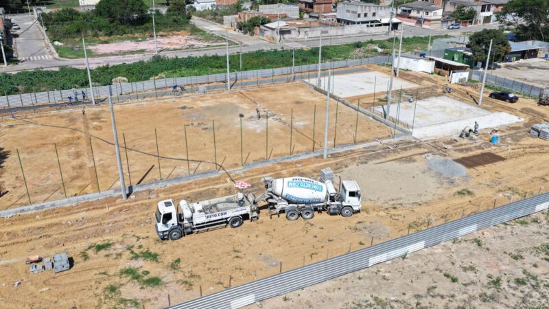 Obras do Complexo Esportivo de Rio Marinho avançam e entram em nova etapa