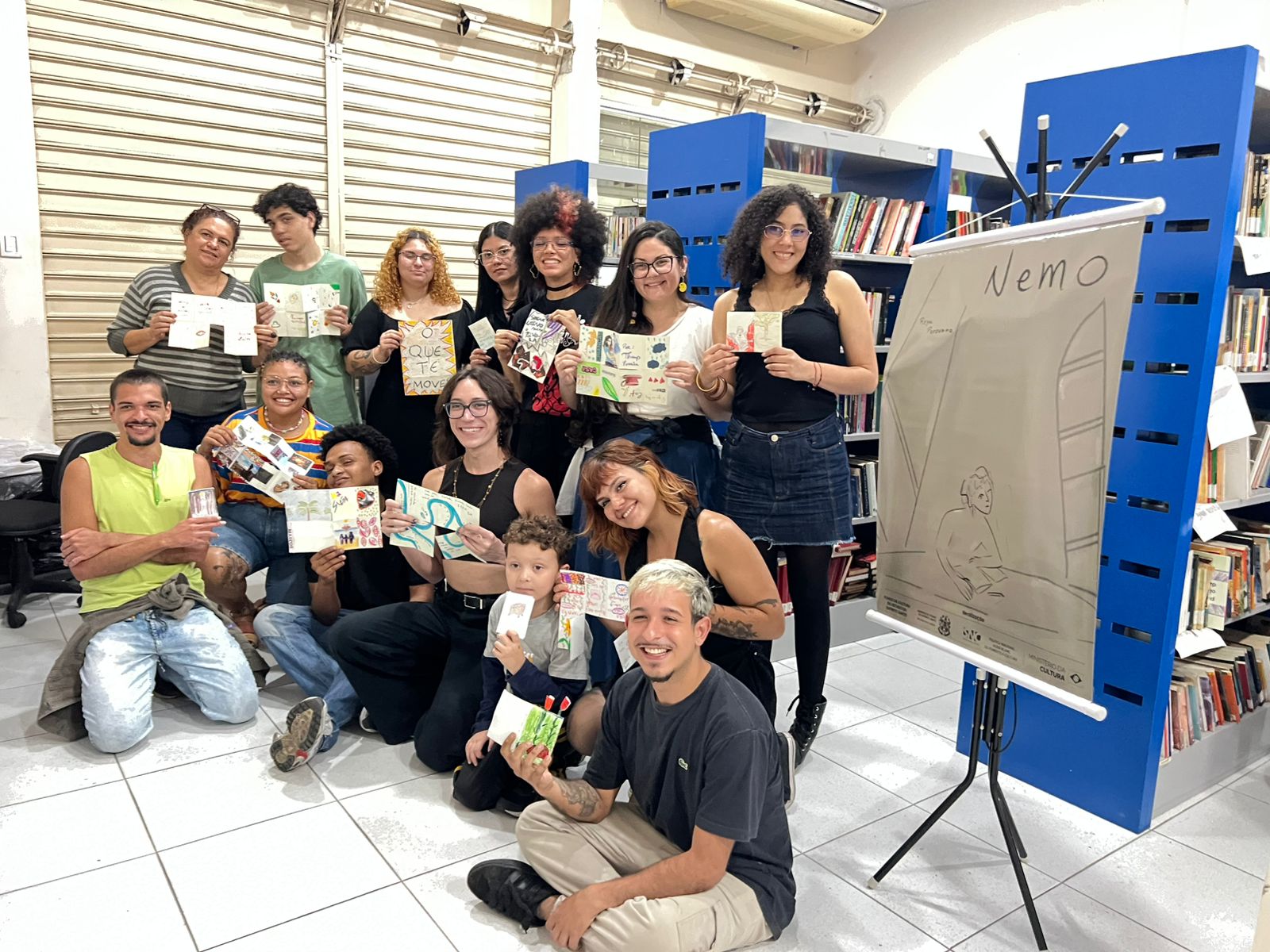 Biblioteca Municipal recebe oficina voltada à criatividade e à expressão artística