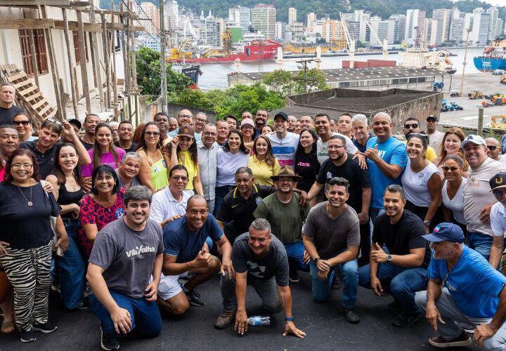 Caminhada celebra entrega da pavimentação de sete vias no bairro Argolas, em Vila Velha