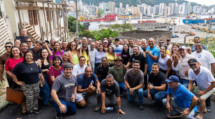 Caminhada celebra entrega da pavimentação de sete vias no bairro Argolas, em Vila Velha