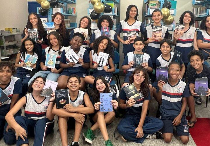 Escritor chileno se reúne com estudantes em intercâmbio cultural nesta quarta-feira