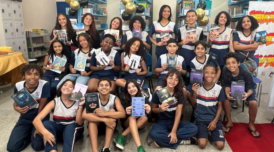 Escritor chileno se reúne com estudantes em intercâmbio cultural nesta quarta-feira