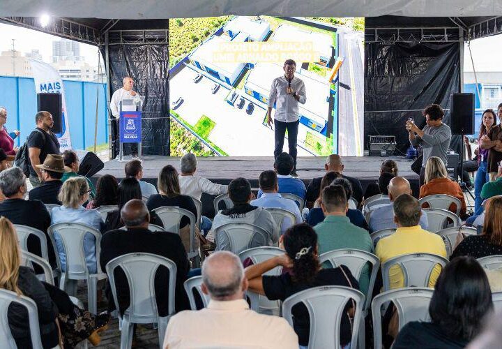 Prefeito assina ordens de serviço para ampliar unidades de educação infantil