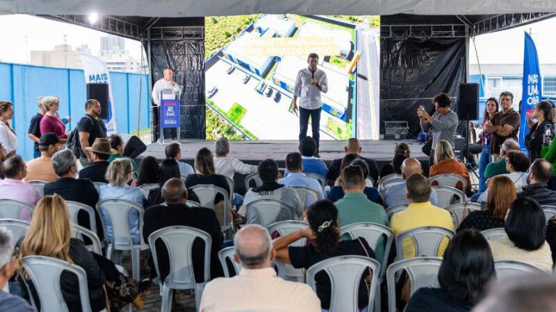 Prefeito assina ordens de serviço para ampliar unidades de educação infantil