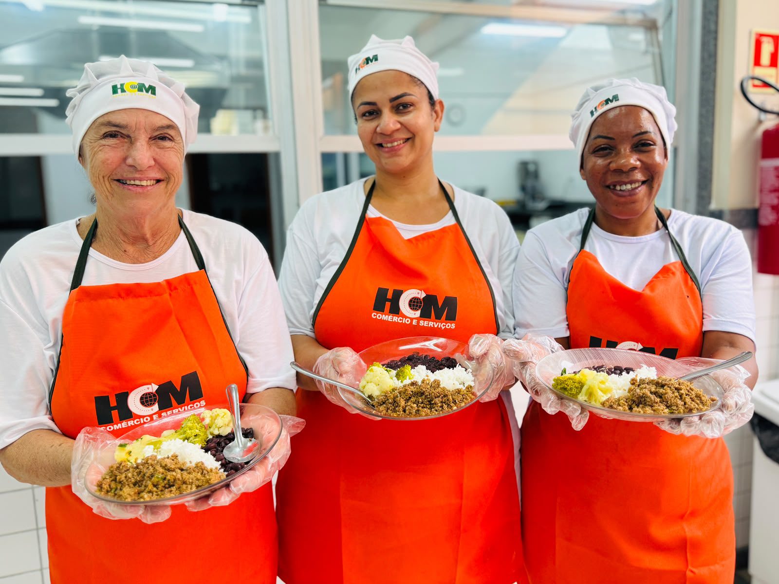 Merendeiras de Cariacica transformam alimentação escolar em cuidado e carinho