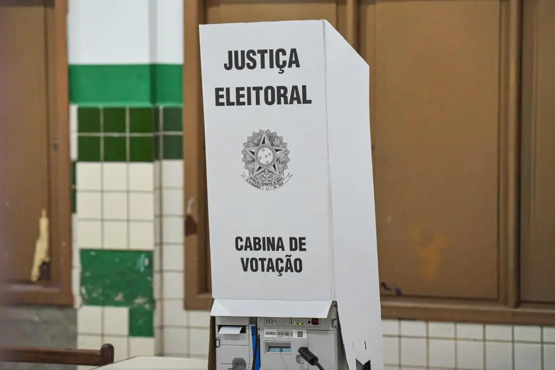 Justiça Eleitoral prorroga horário de votação em todo o país